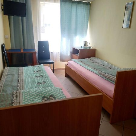 Relax U Janusza Hotel Колобжег Екстериор снимка