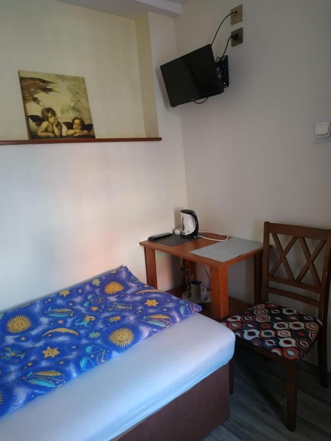 Relax U Janusza Hotel Колобжег Екстериор снимка
