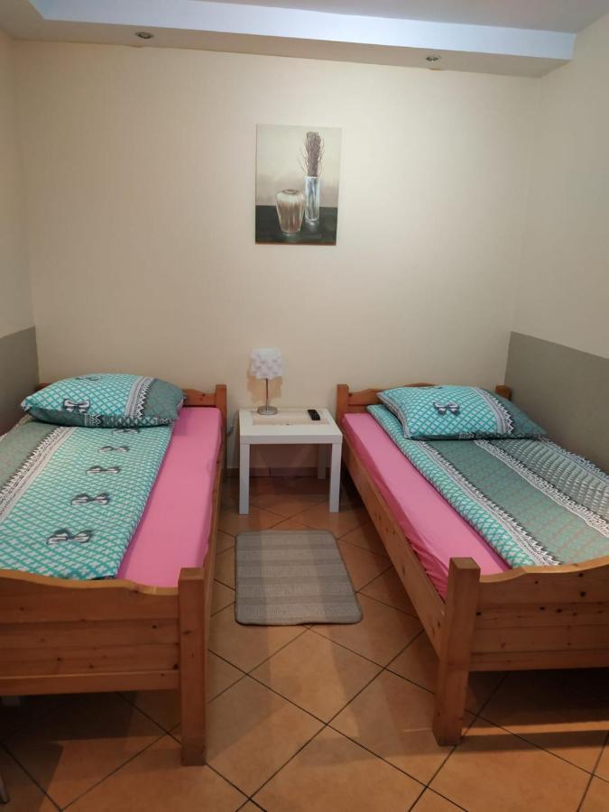 Relax U Janusza Hotel Колобжег Екстериор снимка